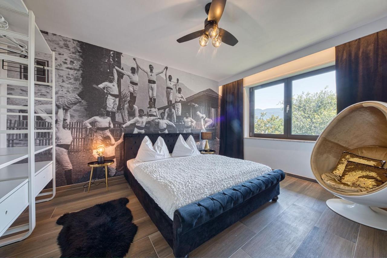 Goldfinger + Suites Lana Kültér fotó