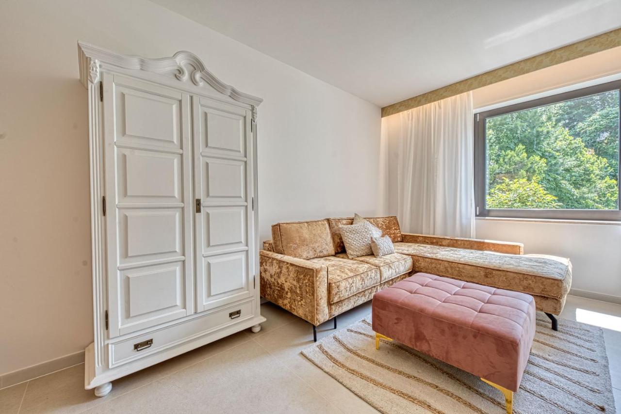 Goldfinger + Suites Lana Kültér fotó