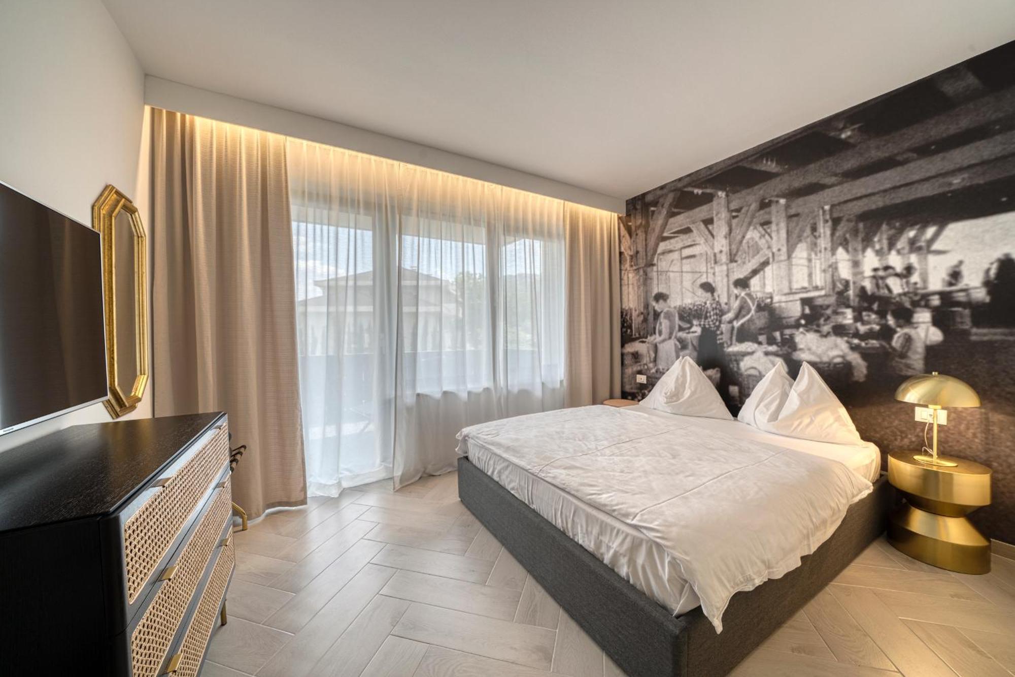 Goldfinger + Suites Lana Kültér fotó
